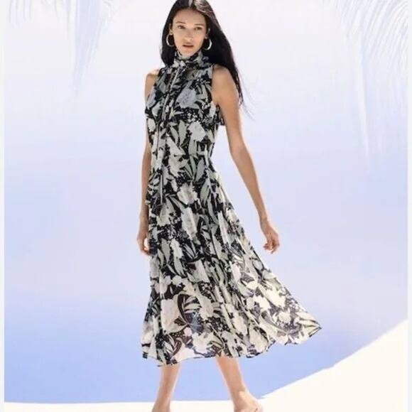 White House Black Market Halter Keyhole Button Back Dress NWT Size 4 - Picture 1 of 7